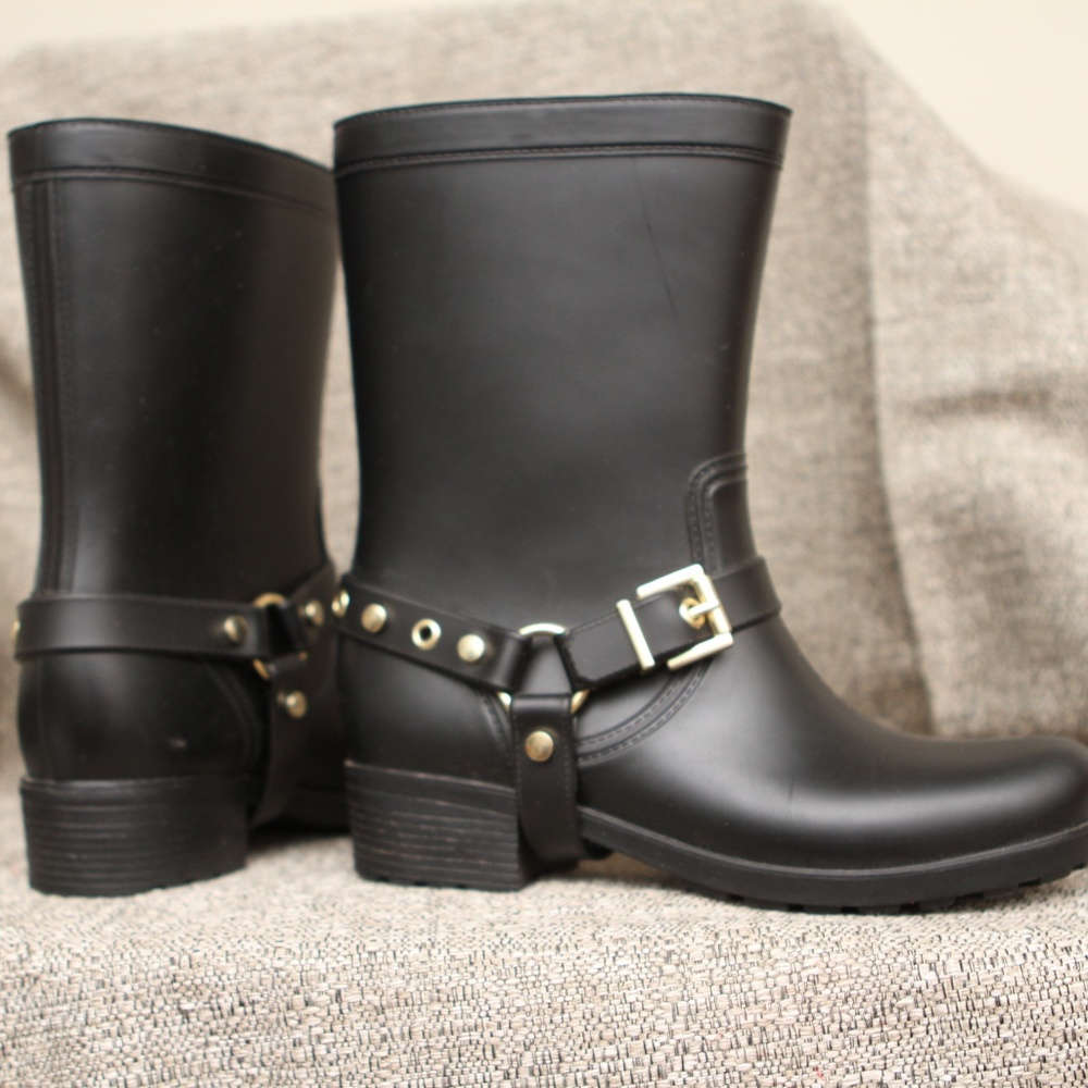 DIRTY LAUNDRY Road Warrier Rain Boots